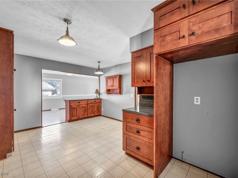 5770 N Crossview Road, Seven Hills, OH 44131 Photo 9