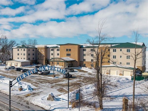 4699 Lake Road E, Unit 205, Geneva on the Lake, OH 44041