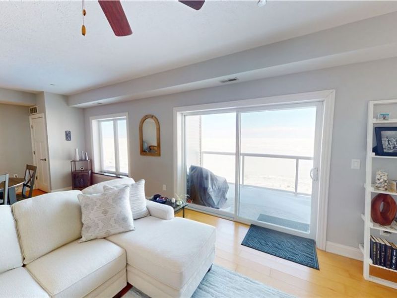 4699 Lake Road E, Unit 205, Geneva on the Lake, OH 44041 Photo 12