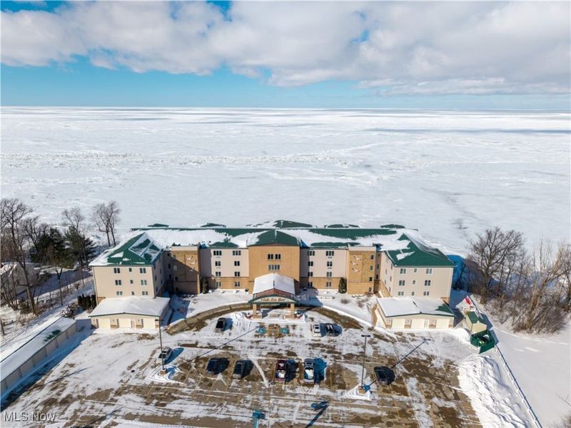 4699 Lake Road E, Unit 205, Geneva on the Lake, OH 44041 Photo 2