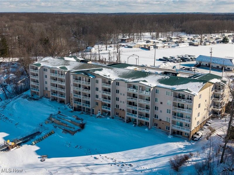 4699 Lake Road E, Unit 205, Geneva on the Lake, OH 44041 Photo 6