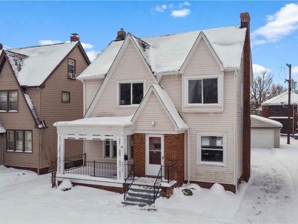 3518 Raymont Boulevard, University Heights, OH 44118