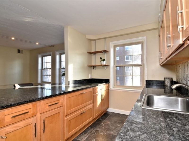 13720 Shaker Boulevard, Unit 501, Cleveland, OH 44120 Photo 14