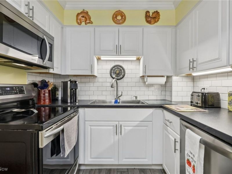 2000 King James Parkway, Unit 142, Westlake, OH 44145 Photo 16