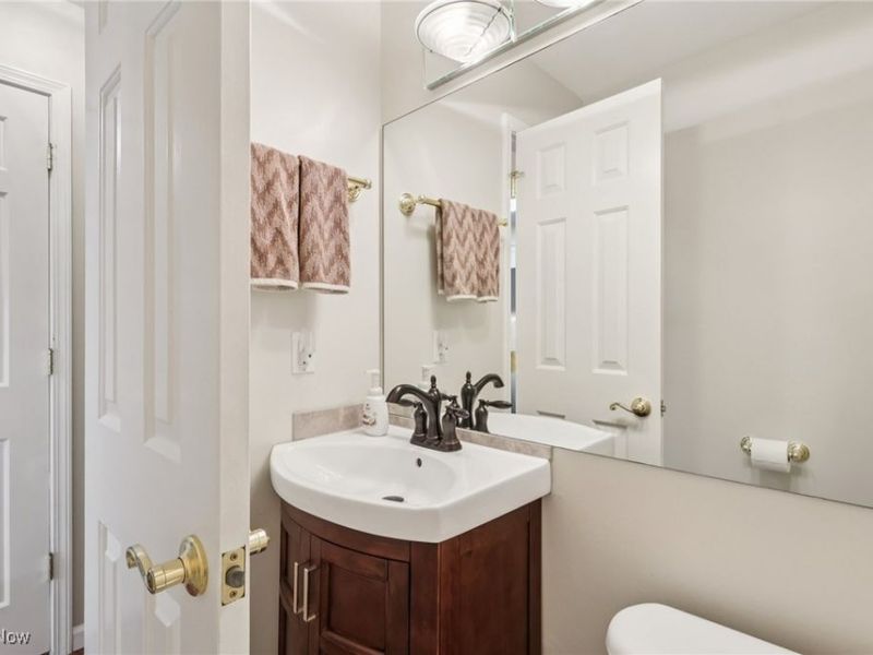 2000 King James Parkway, Unit 142, Westlake, OH 44145 Photo 18