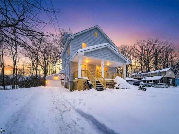 207 Forest Drive, Bedford, OH 44146