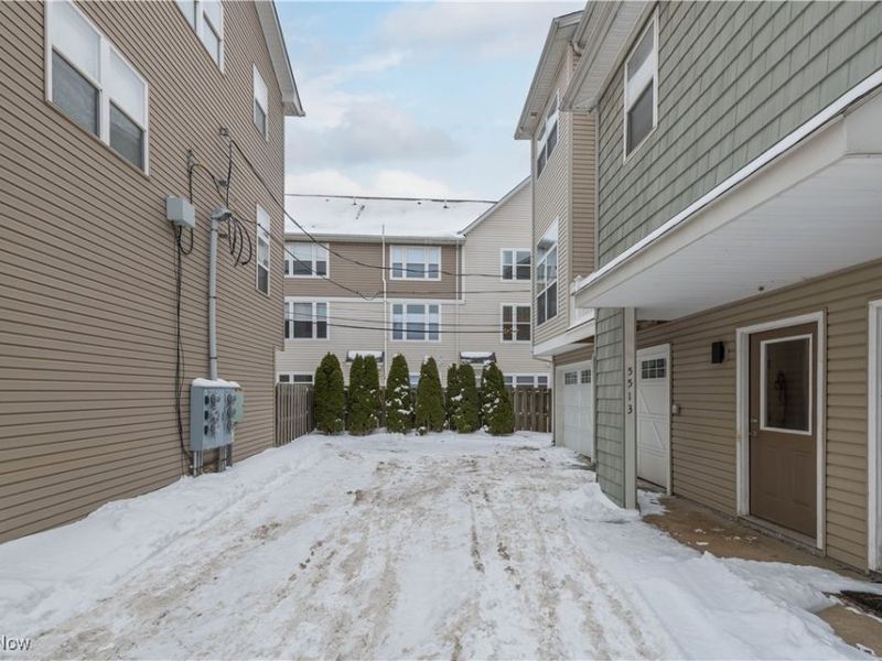 5513 St. Stephens, Cleveland, OH 44102 Photo 3