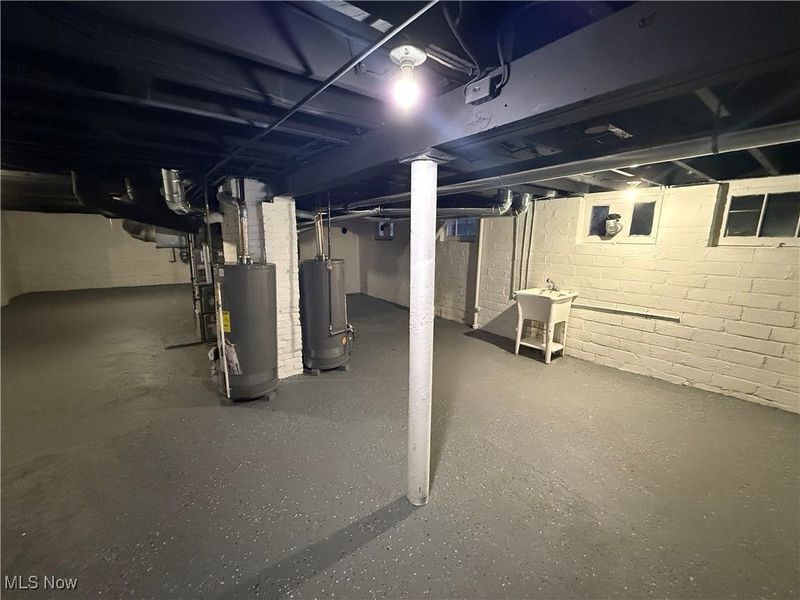 10318 Almira Avenue, Cleveland, OH 44111 Photo 24