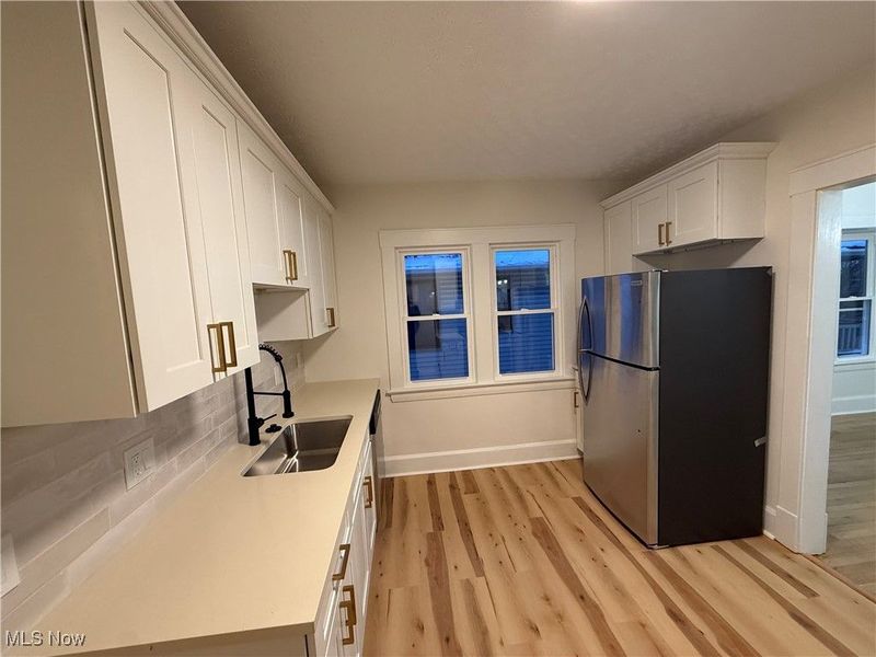 10318 Almira Avenue, Cleveland, OH 44111 Photo 8