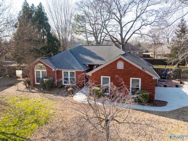 146 Manor House Drive, Huntsville, AL 35811