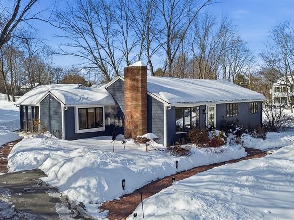 1 Hillcrest Road, Bedford, MA 01730