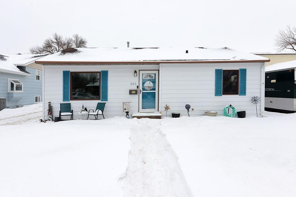 205 6th Avenue W, West Fargo, ND 58078 Main Photo