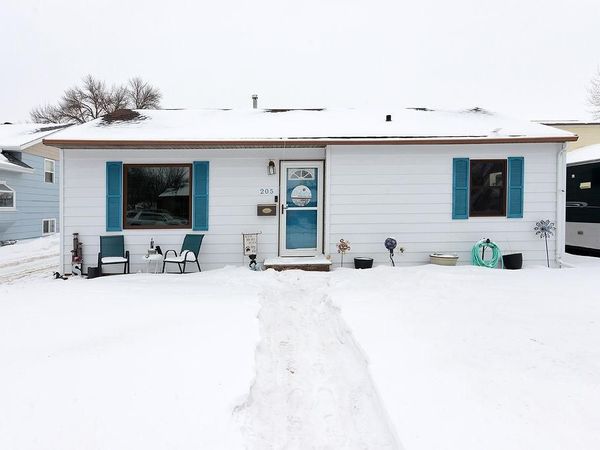 205 6th Avenue W, West Fargo, ND 58078