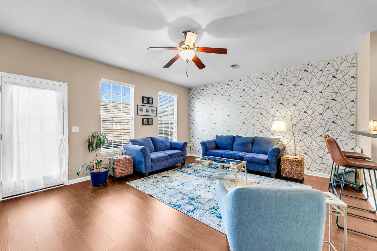 704 Hemingway Circle Photo 11