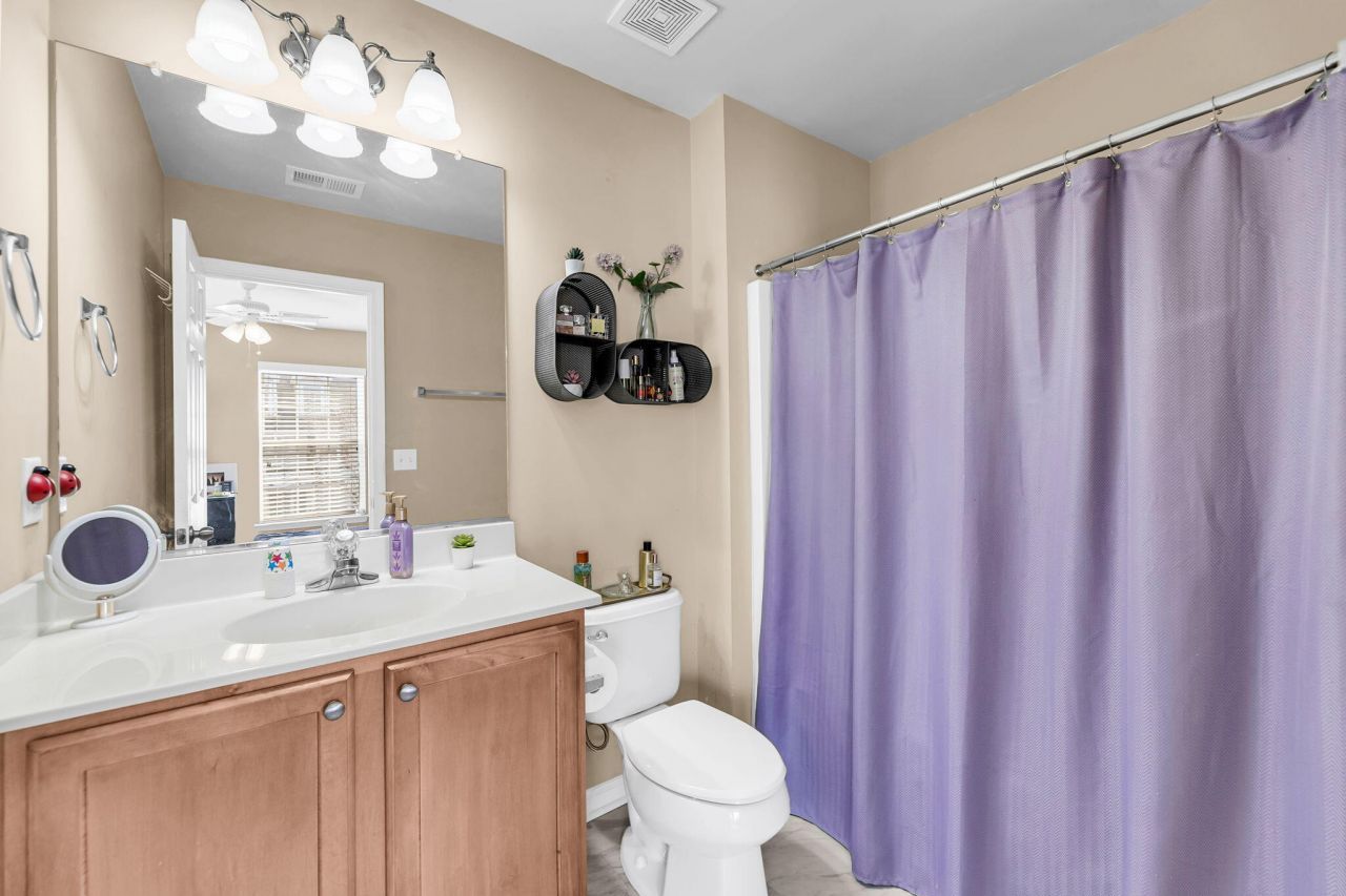 704 Hemingway Circle Photo 17