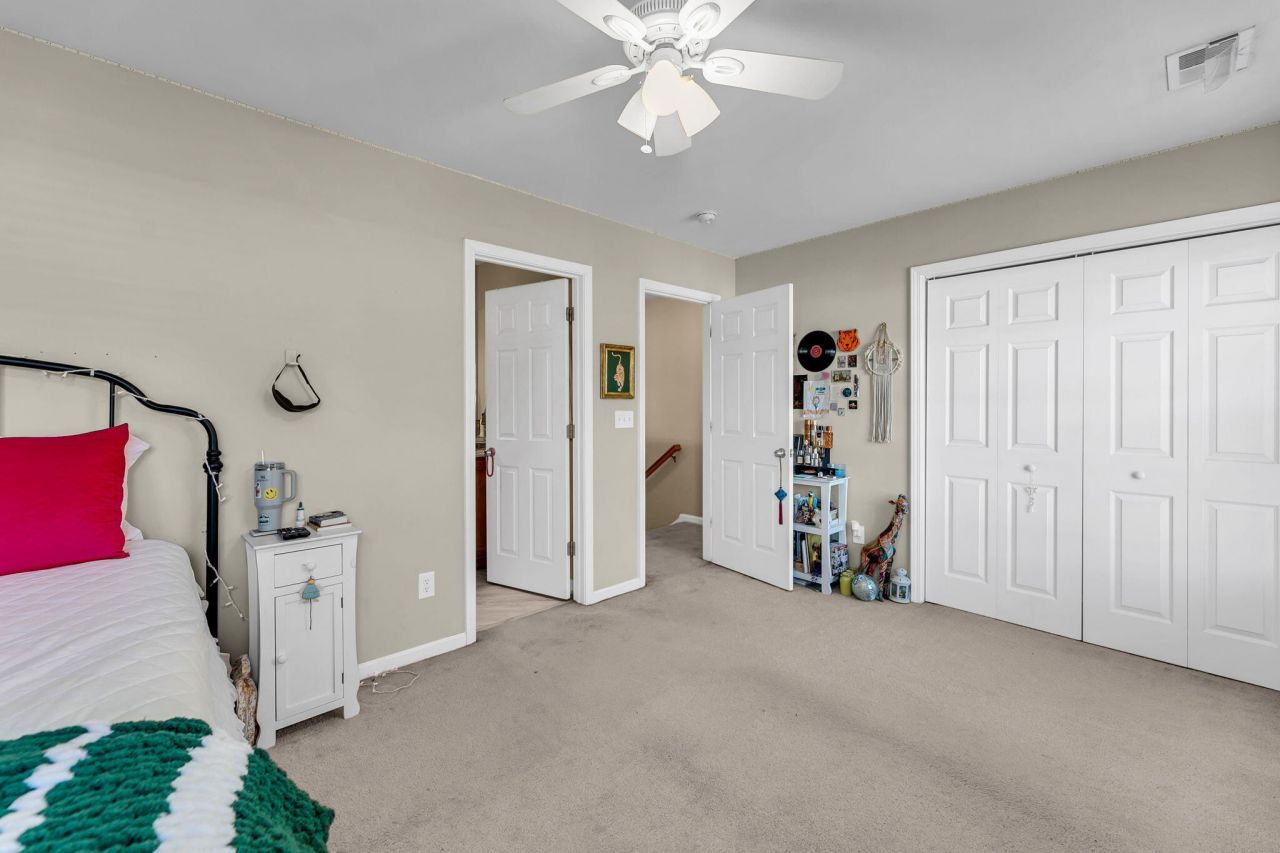 704 Hemingway Circle Photo 19