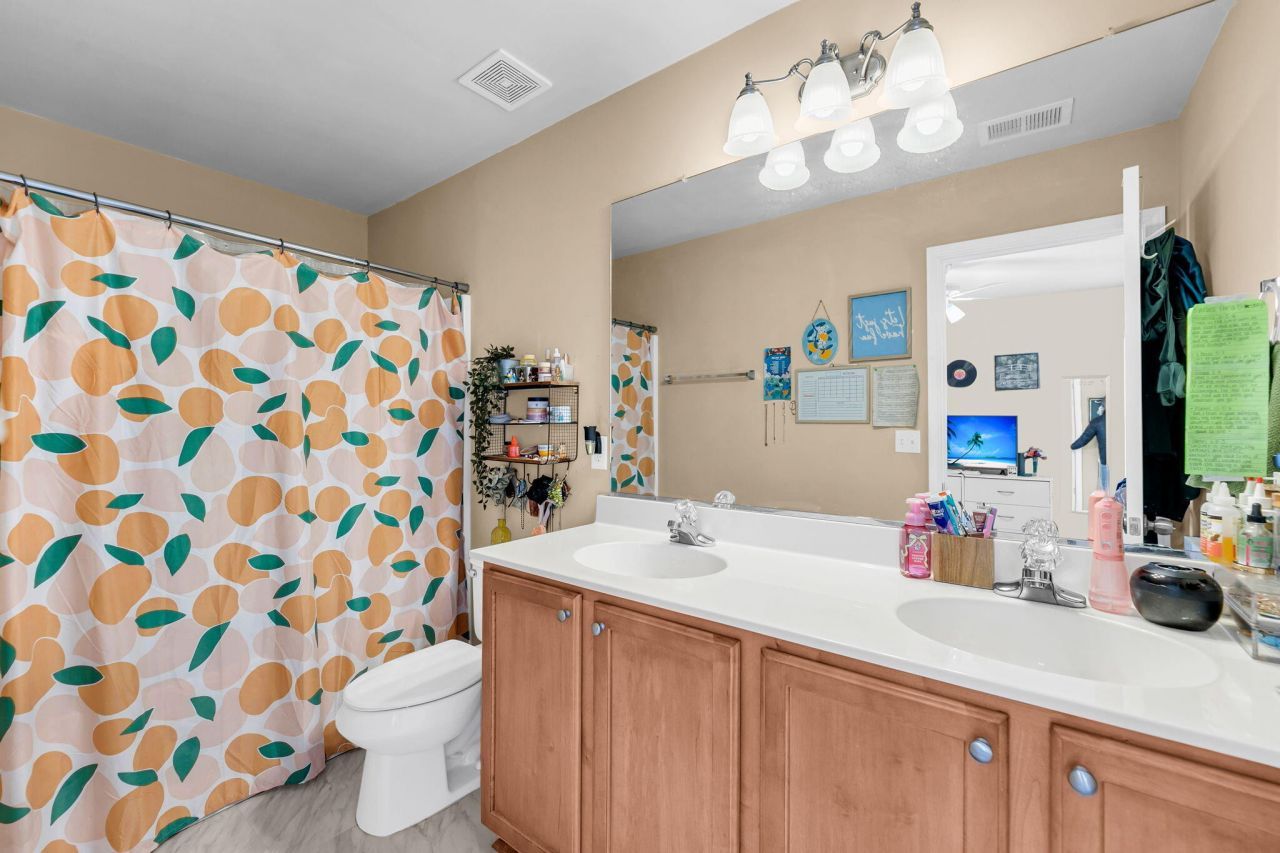 704 Hemingway Circle Photo 20