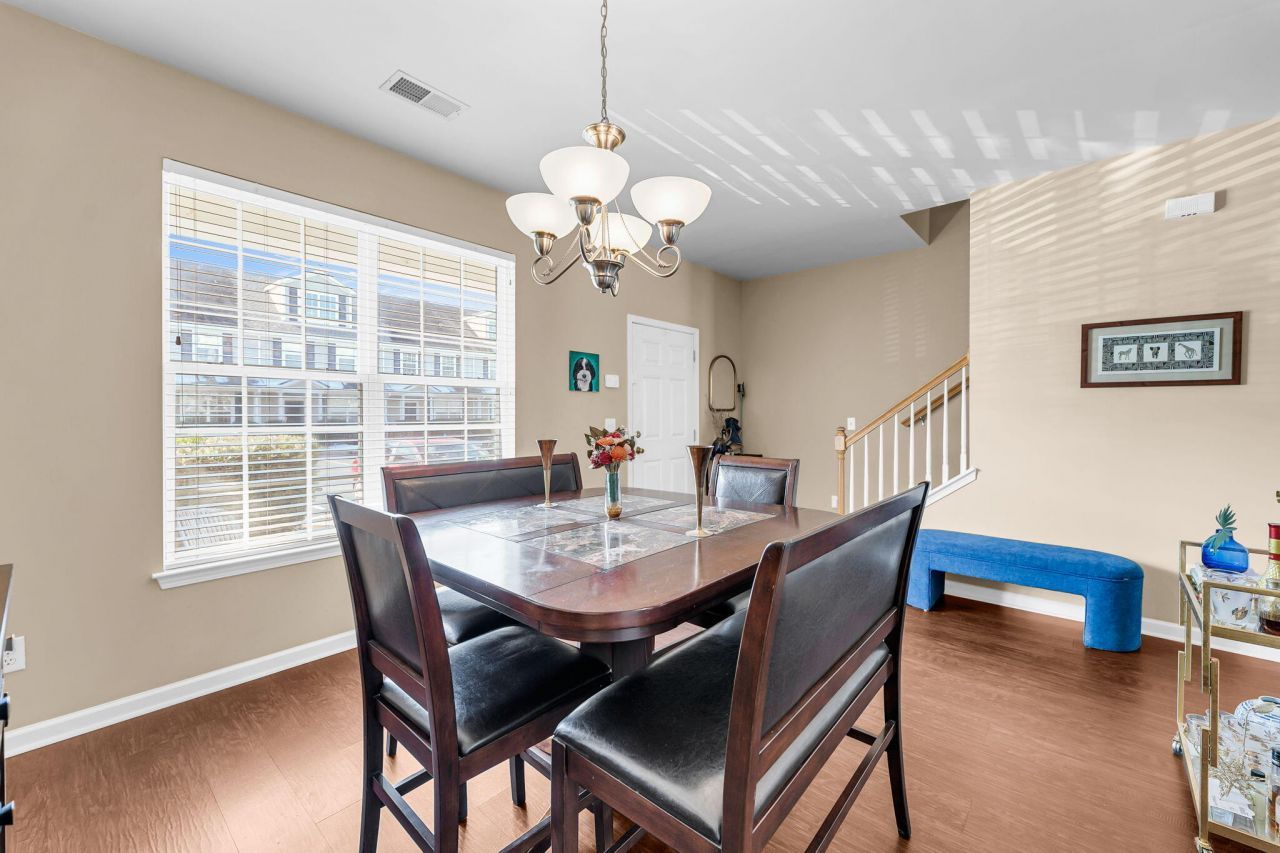 704 Hemingway Circle Photo 6