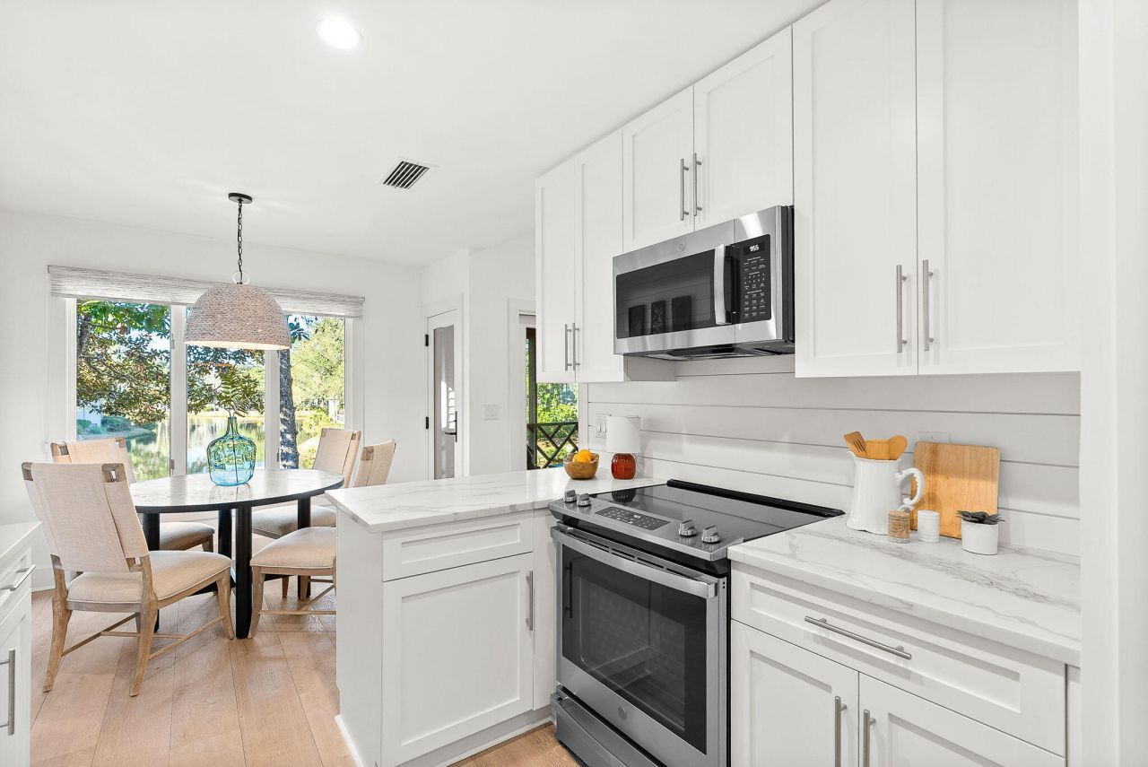 4826 Green Dolphin Way Photo 11