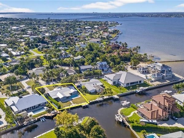 541 Bayside DR, FORT MYERS, FL 33919