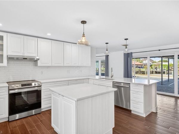541 Bayside DR, FORT MYERS, FL 33919