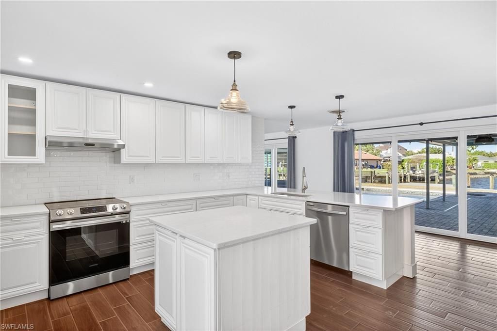 541 Bayside Dr, Fort Myers, FL 33919 Photo