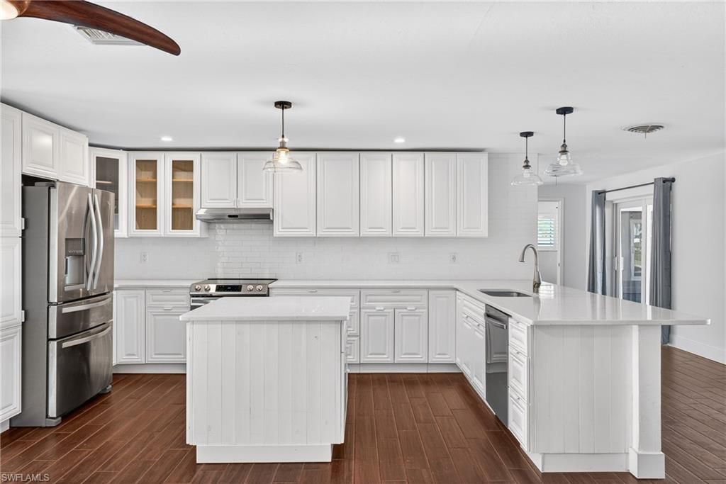 541 Bayside Dr, Fort Myers, FL 33919 Photo