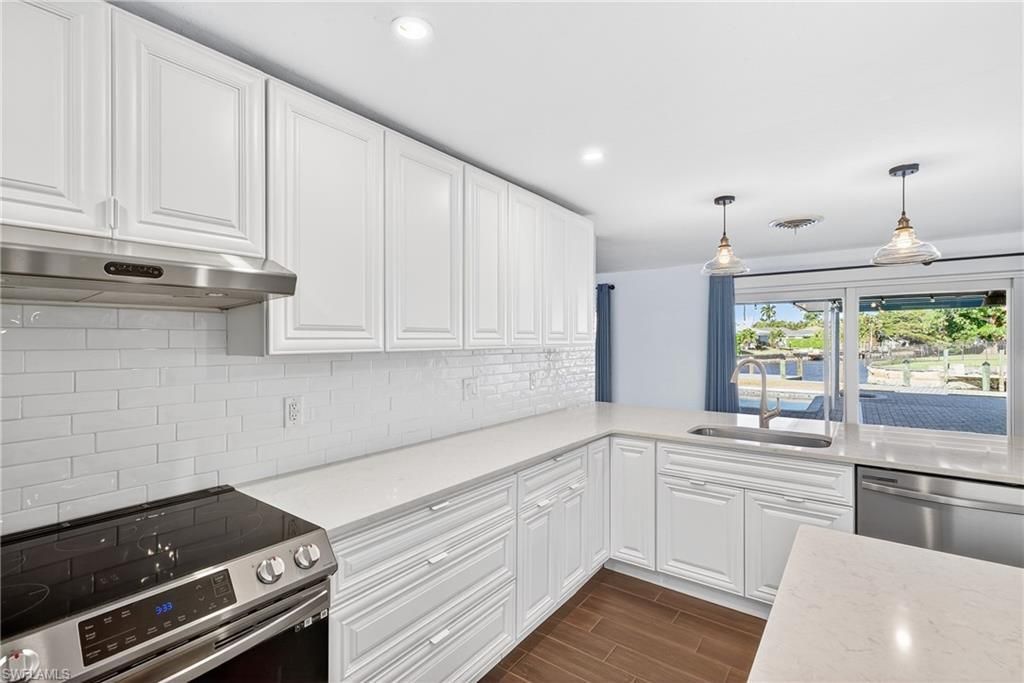 541 Bayside Dr, Fort Myers, FL 33919 Photo