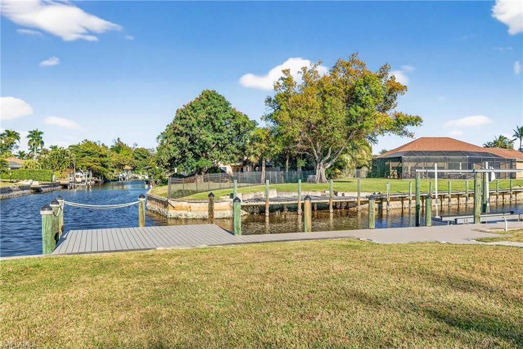 541 Bayside Dr, Fort Myers, FL 33919 Photo