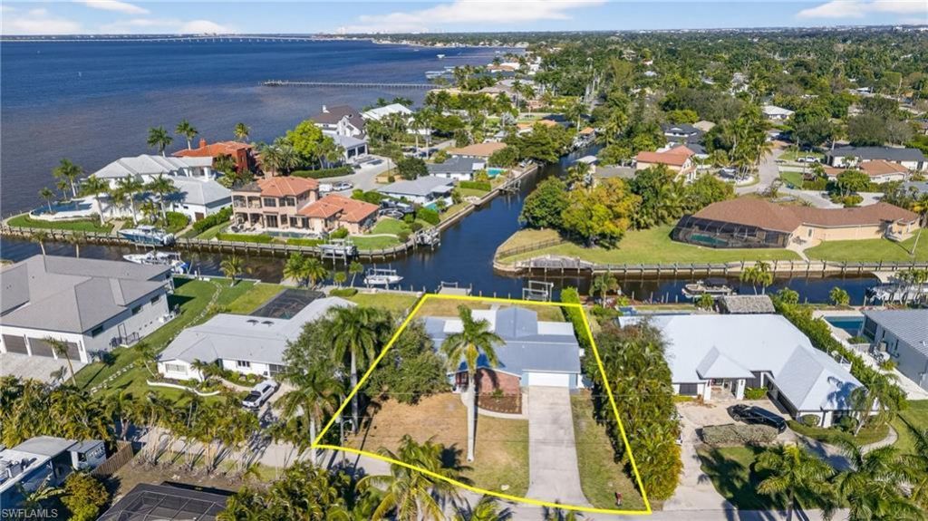 541 Bayside Dr, Fort Myers, FL 33919 Photo