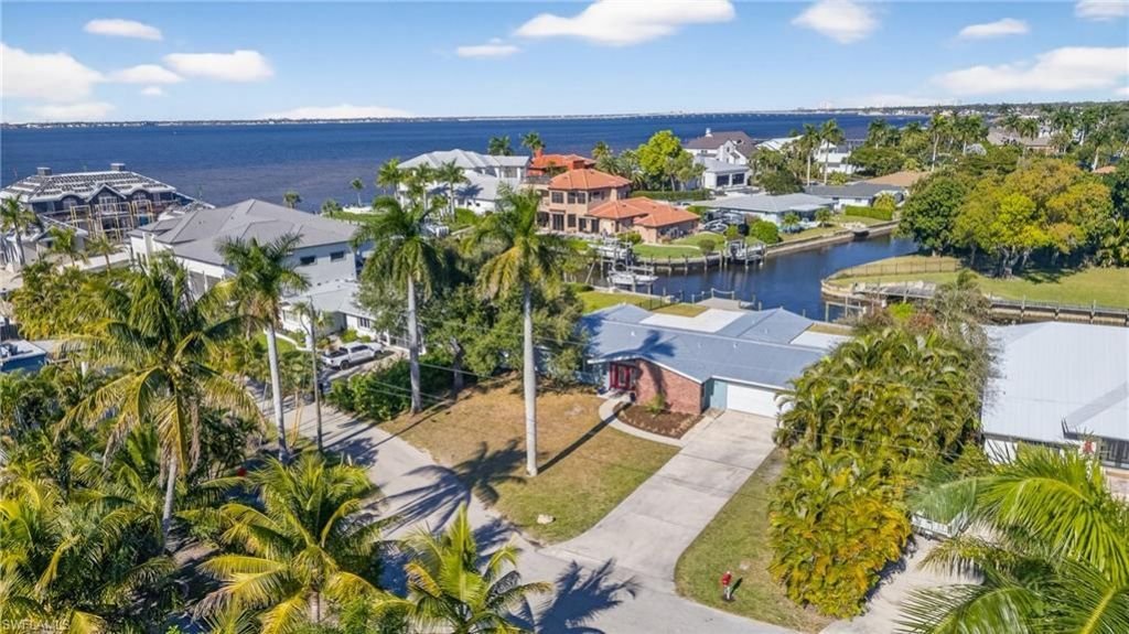 541 Bayside Dr, Fort Myers, FL 33919 Photo
