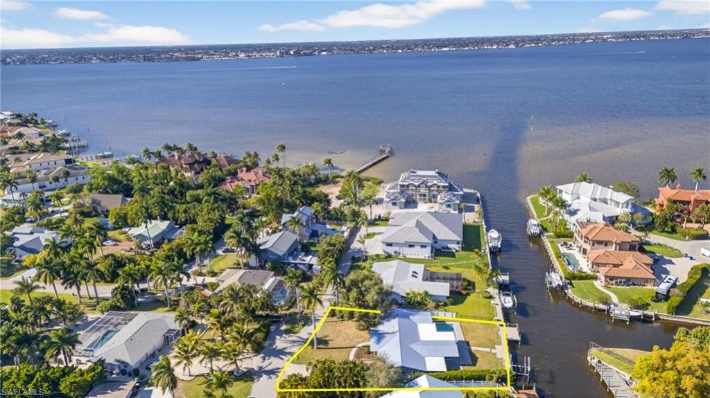 541 Bayside Dr, Fort Myers, FL 33919 Photo