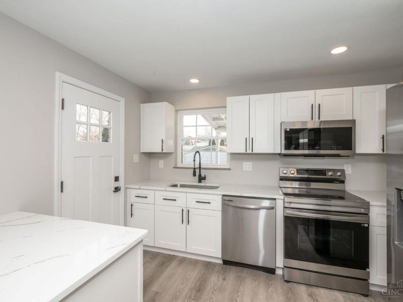 1476 Foxwood Drive, North College Hill, OH 45231 Photo 8