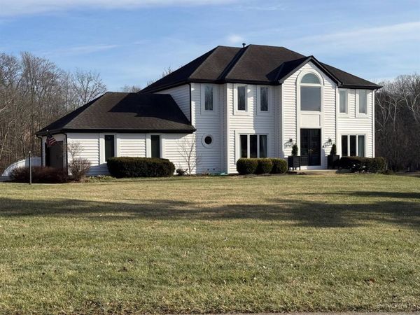 9986 Pond Woods Lane, Sharonville, OH 45241