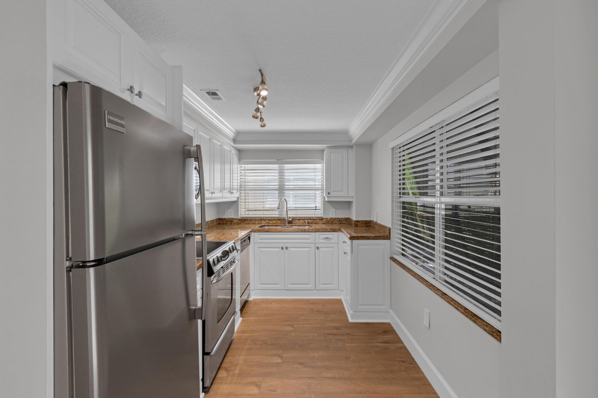 900 NE 4th Street, Unit B, Boca Raton, FL 33432 Photo