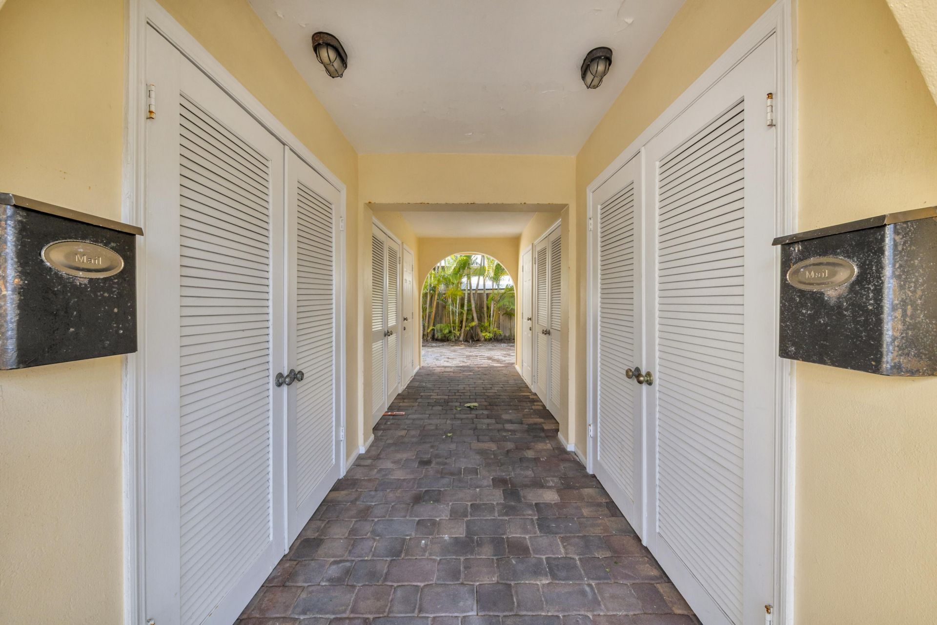 900 NE 4th Street, Unit B, Boca Raton, FL 33432 Photo