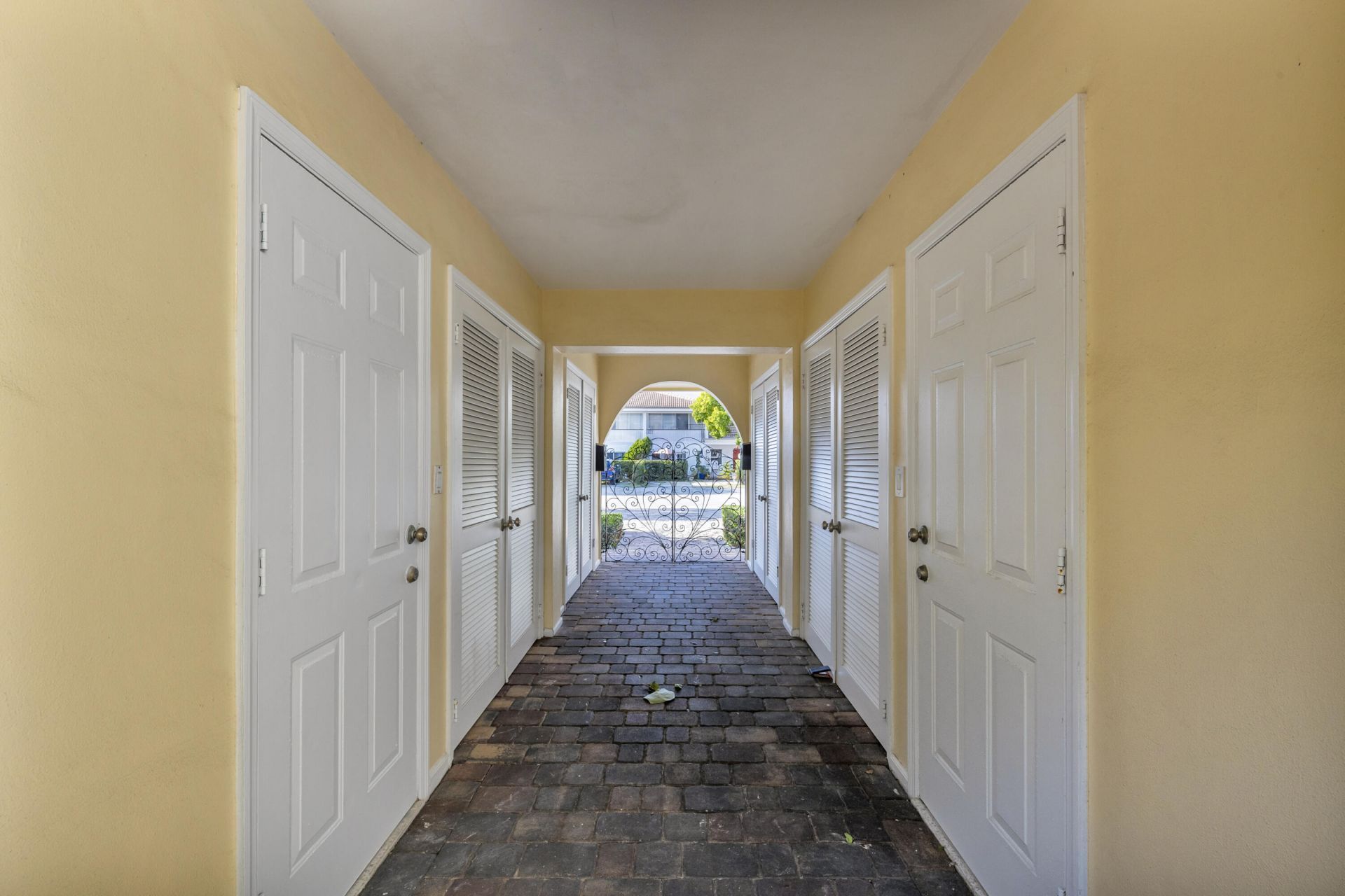 900 NE 4th Street, Unit B, Boca Raton, FL 33432 Photo