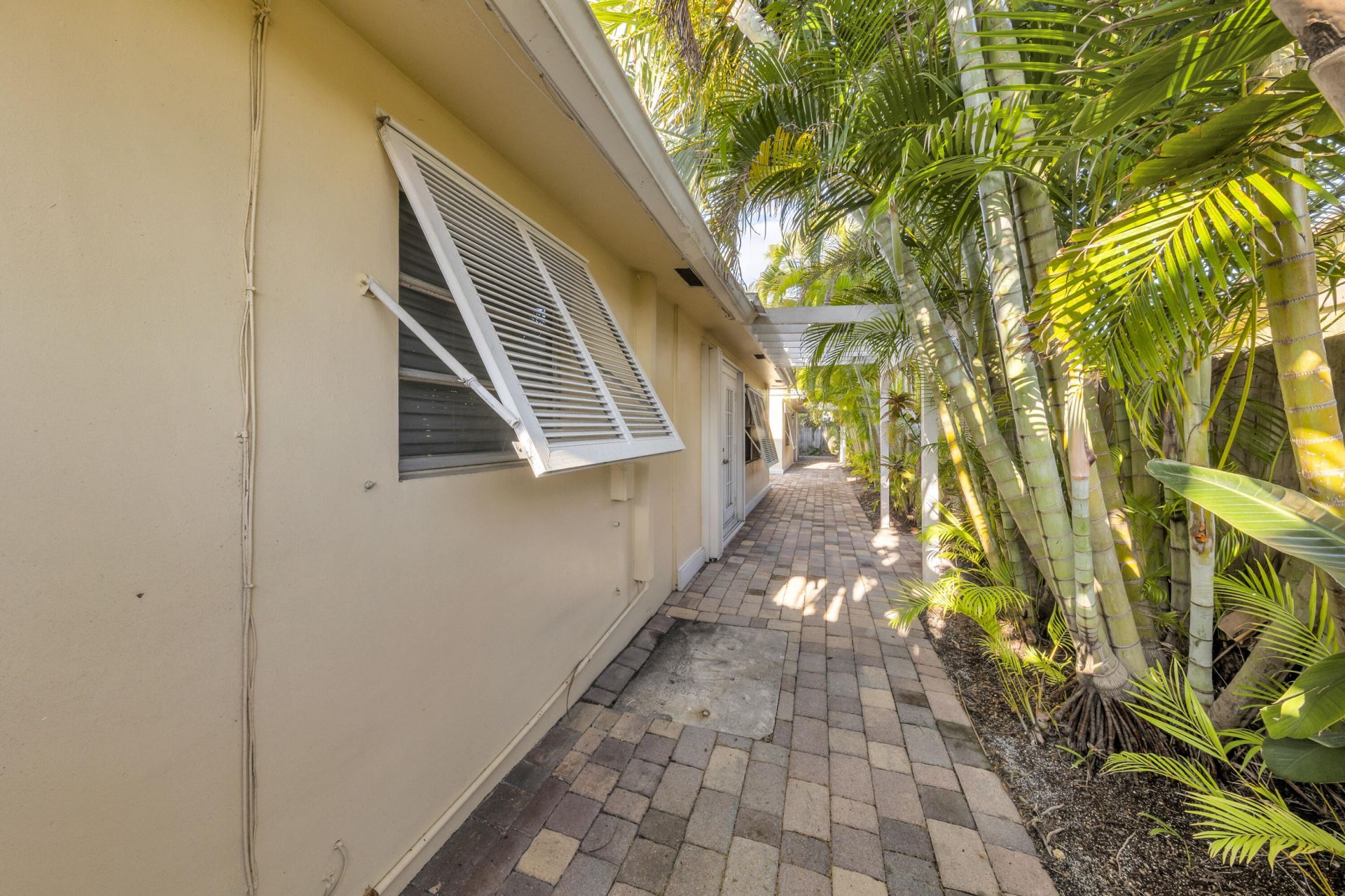 900 NE 4th Street, Unit B, Boca Raton, FL 33432 Photo