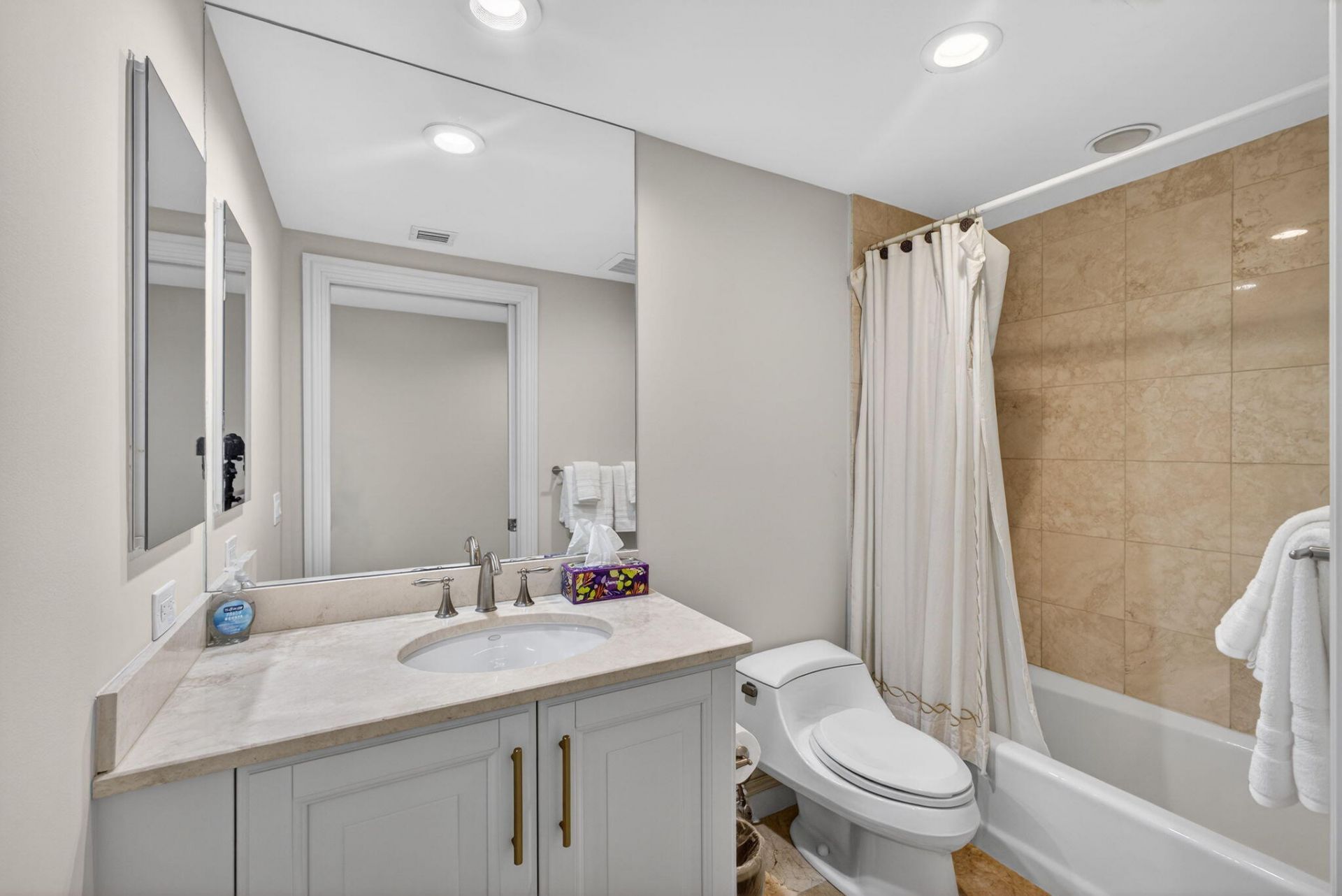 3800 N Ocean Drive, Unit 452, Singer Island, FL 33404 Photo