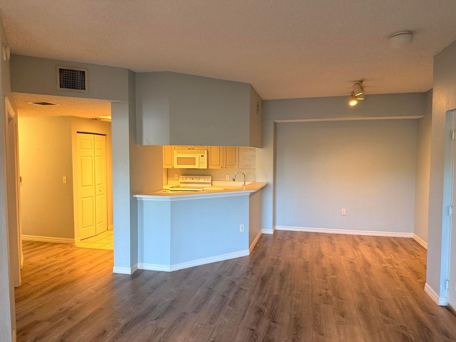 2724 Anzio Court, Unit 107, Palm Beach Gardens, FL 33410 Photo