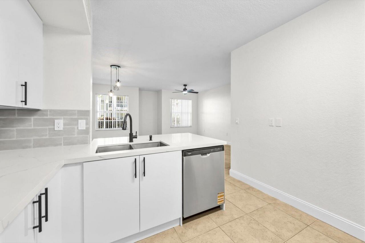 158 SW Peacock Boulevard, Unit 30-104, Port Saint Lucie, FL 34986 Photo