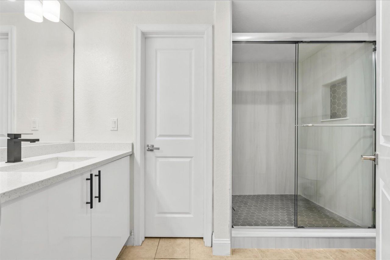 158 SW Peacock Boulevard, Unit 30-104, Port Saint Lucie, FL 34986 Photo