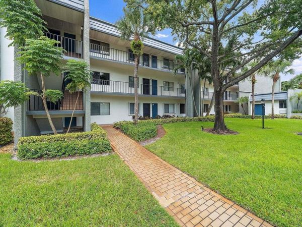 4838 Esedra Court, Unit 304, Lake Worth, FL 33467