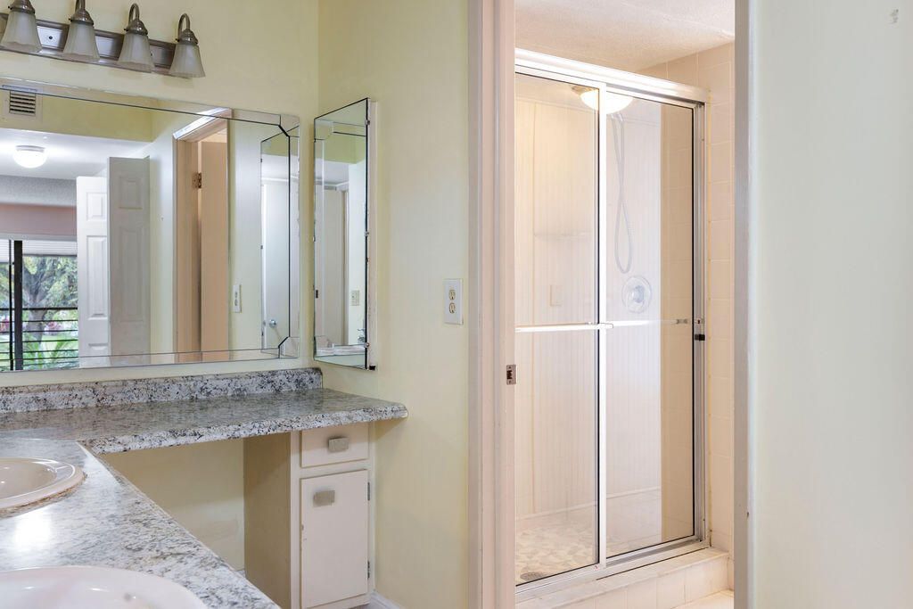 5701 Camino Del Sol, Unit 204, Boca Raton, FL 33433 Photo