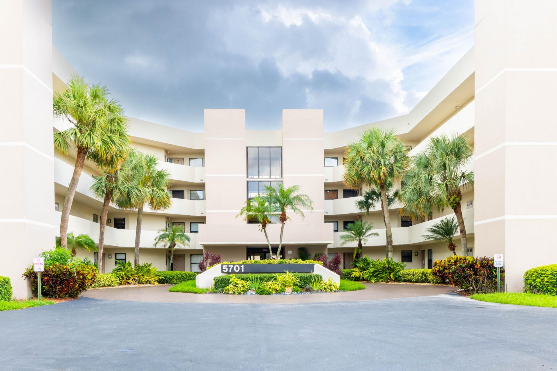 5701 Camino Del Sol, Unit 204, Boca Raton, FL 33433 Photo