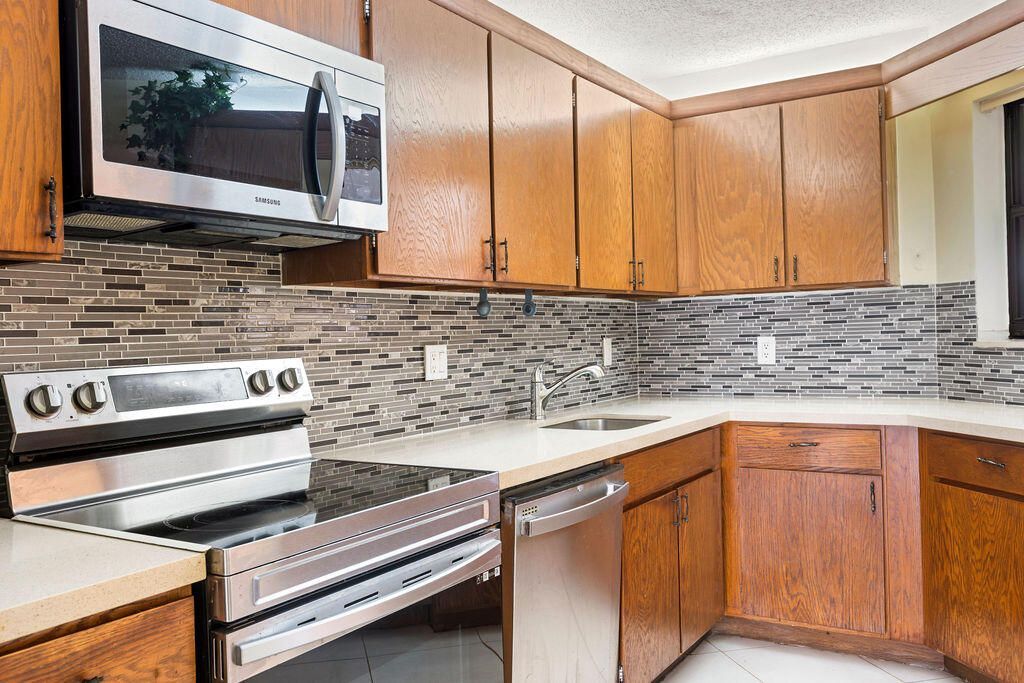 5701 Camino Del Sol, Unit 204, Boca Raton, FL 33433 Photo