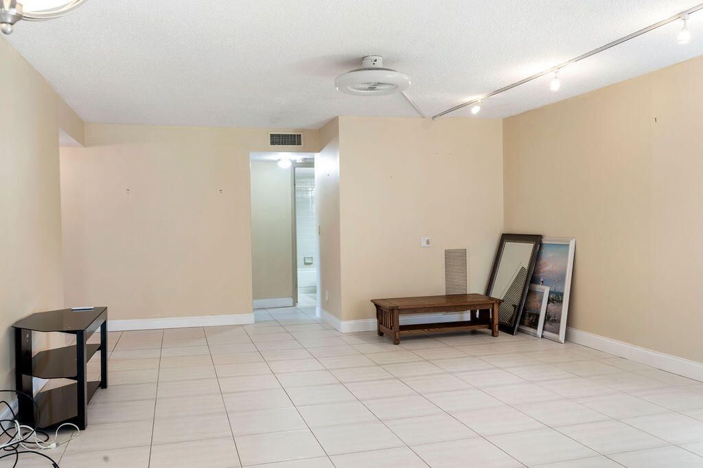 5701 Camino Del Sol, Unit 204, Boca Raton, FL 33433 Photo