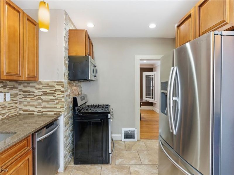 3271 Desota Avenue, Cleveland, OH 44118 Photo 13