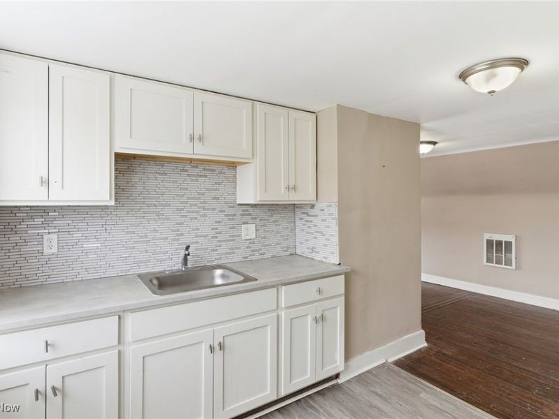 3271 Desota Avenue, Cleveland, OH 44118 Photo 24