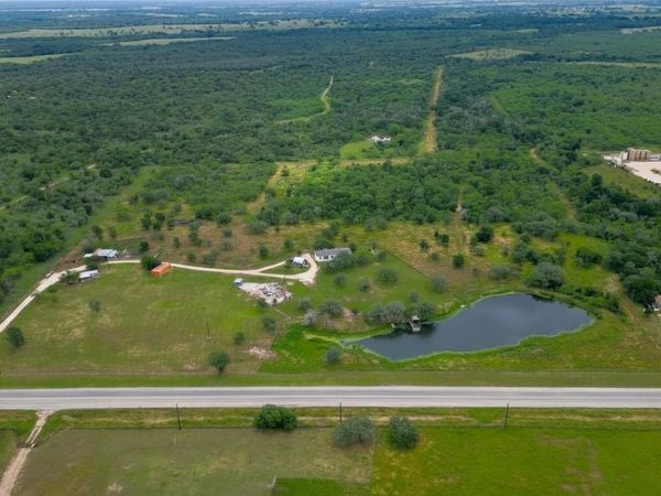 2387 State Highway 304, Gonzales, TX 78629